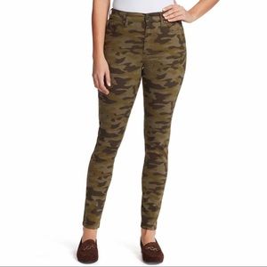 NWT New Directions Camouflage Pants